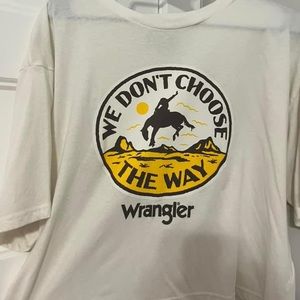 Selling this adorable Wrangler cropped top!